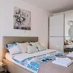 아파트 House Lida